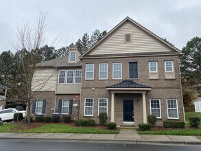 Building Photo - GORGEOUS 3 BR Townhome in the Heart of Bal...