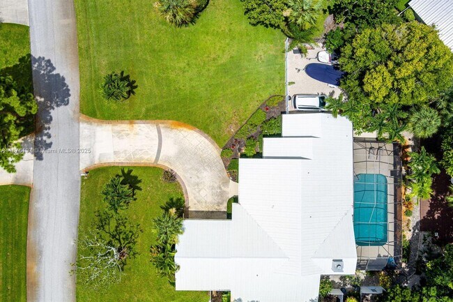 Building Photo - 17982 Tidewater Cir