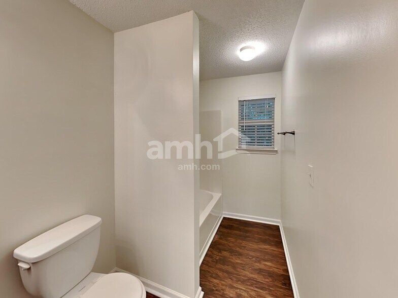 Building Photo - 364 Hidden Creek Ln