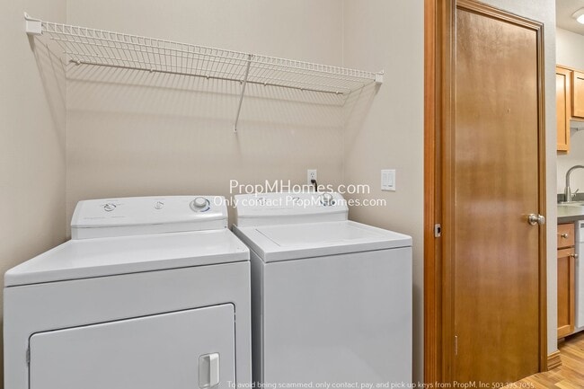 Building Photo - Chic One-Bedroom Condo in Bethany!