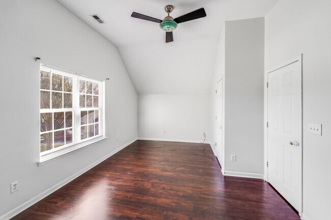 Building Photo - Your Haven Awaits in Havenbrook – Modern 4...