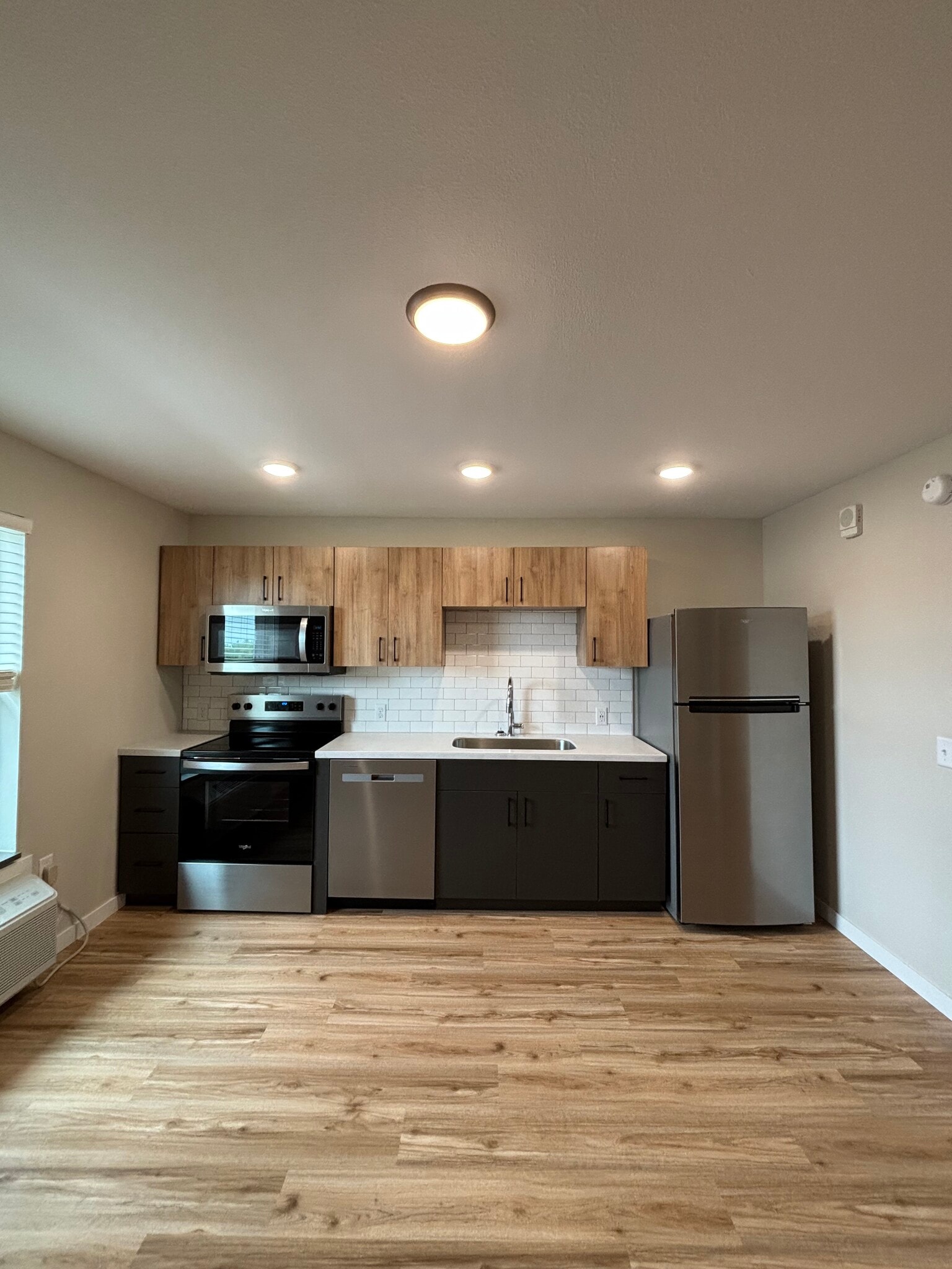 Building Photo - Hillside Apartments