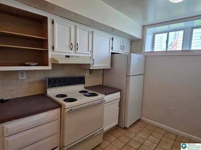 Building Photo - 312 S 17th St