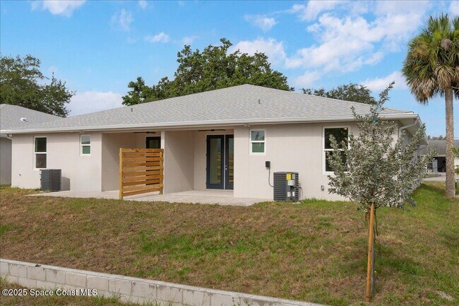 Building Photo - 176 Sunset Dr