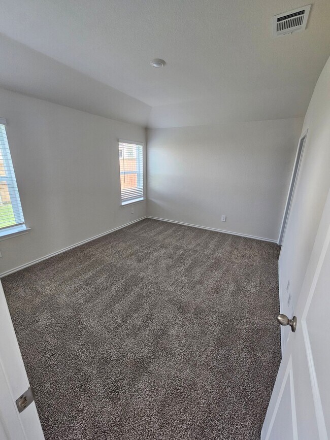 Building Photo - 1635 Blaire Dr