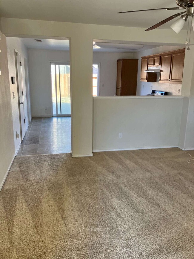 Building Photo - $500.00 OFF FIRST MONTH'S RENT!!!!! North ...