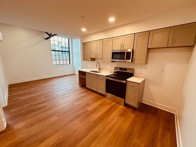Building Photo - Fox Apartments, New One Bedroom Units, Dow...
