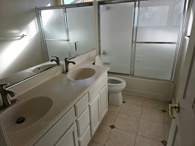 Building Photo - 3244 Marbrisa Ct