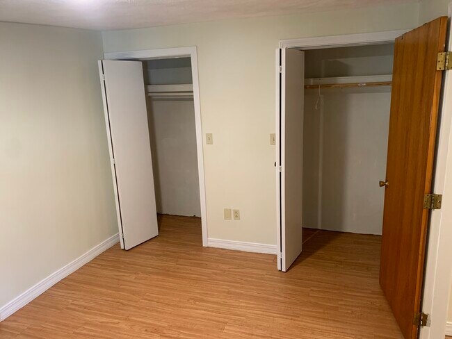 Building Photo - 138 Thorndike St