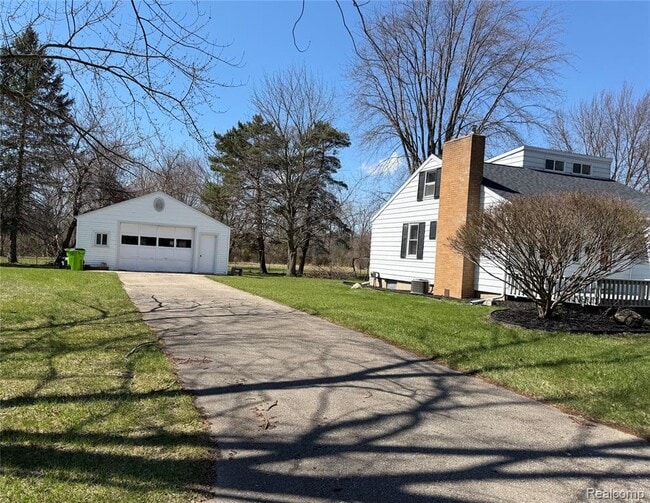 Building Photo - 413 Bridson St