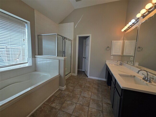 Building Photo - 17207 Rancho Verde Way