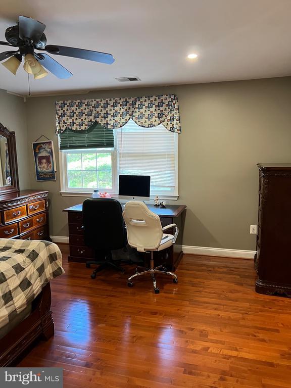 Building Photo - 3911 Arbor Crest Way