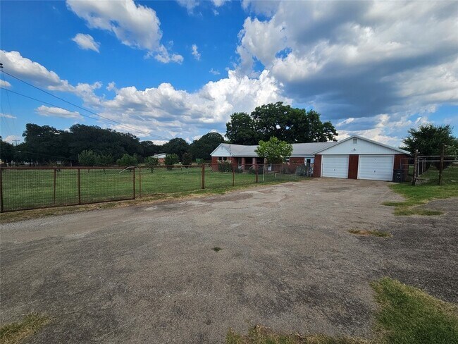 Building Photo - 2901 Ranger Hwy