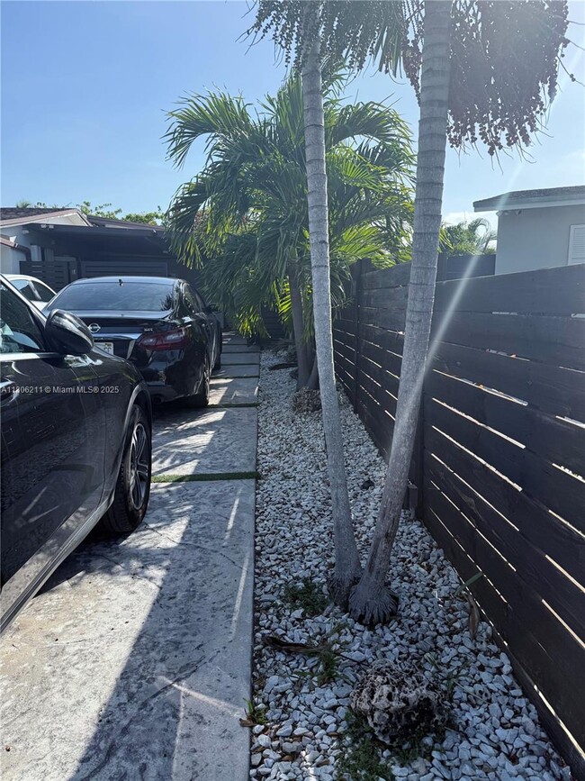 Primary Photo - 16700 NW 72nd Ct
