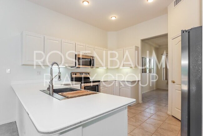 Building Photo - 1210 E Westchester Dr