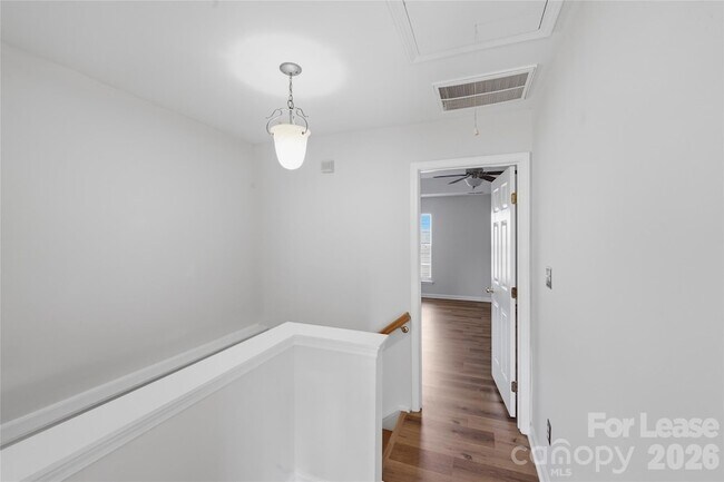 Building Photo - 4957 Sunburst Ln