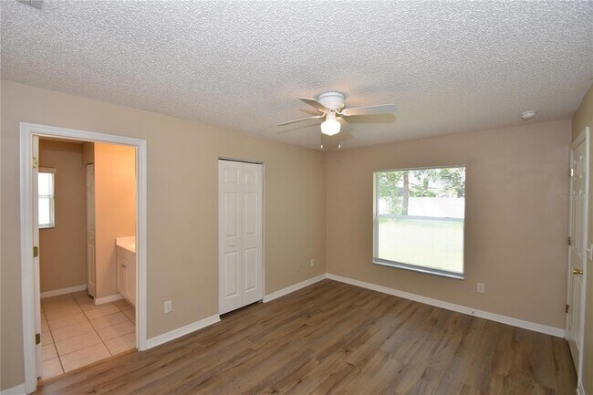 Building Photo - 13 Pinetree Drive