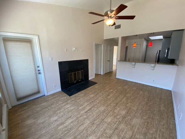 Building Photo - UT PRE-LEASE: 2 BR / 1 BA West Campus Condo - Walk to UT - Private Balcony - W/D