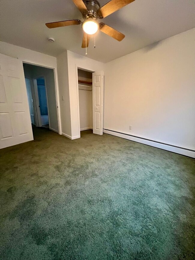 Building Photo - Stunning 2-Bedroom Townhome in the heart of Passyunk Square! Available NOW!