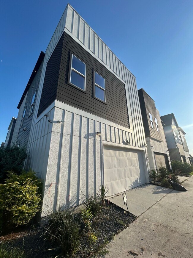 Primary Photo - 9803 Blissful Pr Ln