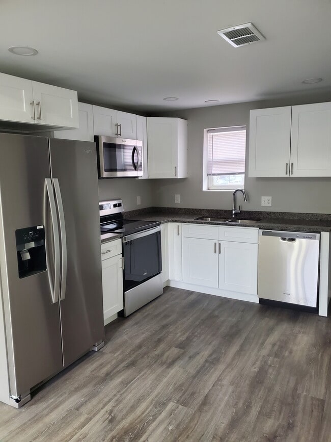 Building Photo - 1701 Central Ave