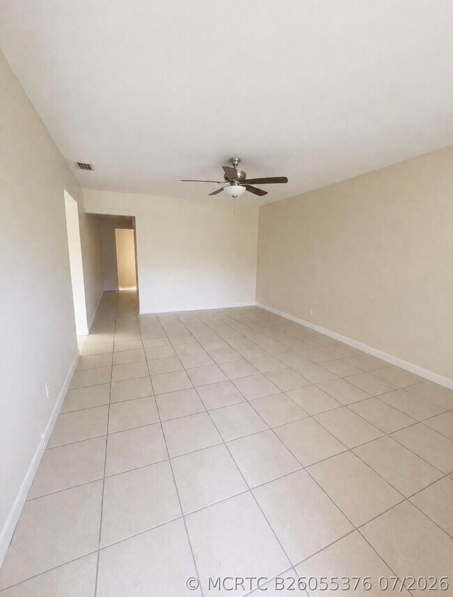 Building Photo - 5725 NW 14th Ct
