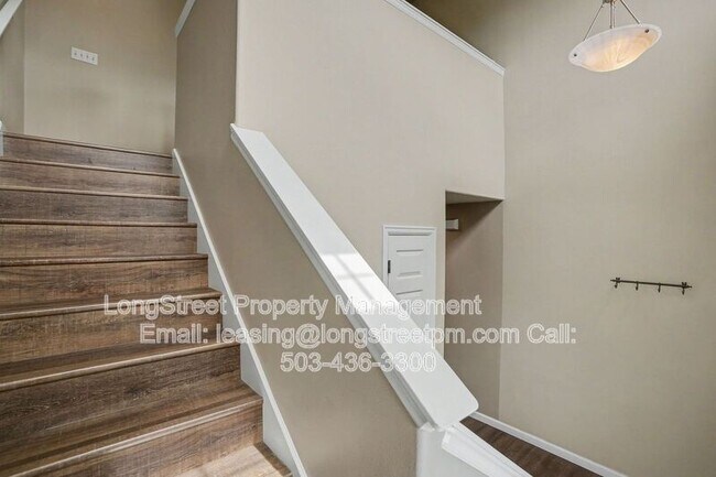 Building Photo - 1227 SE Rivergreen Ave