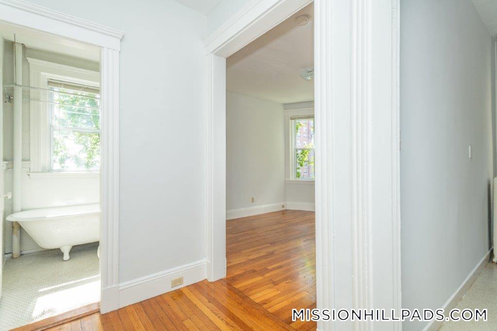 Building Photo - 49 Worthington St