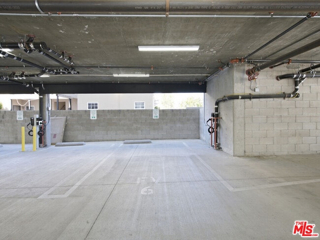 Building Photo - 5657 Virginia Ave
