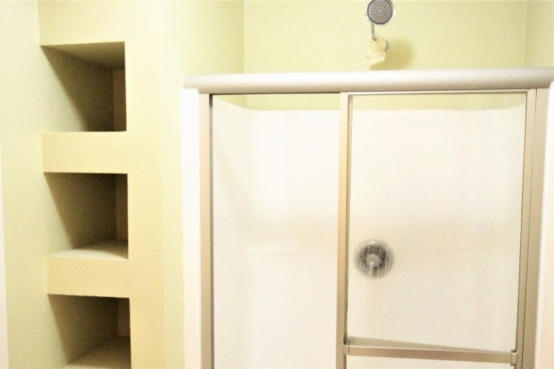 Building Photo - 710 S Medina St