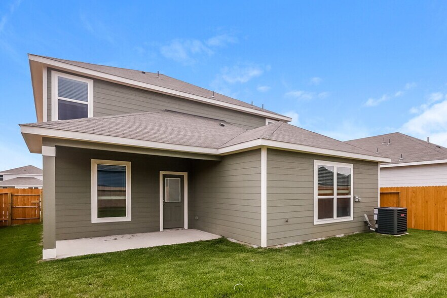 Building Photo - 16435 Honeysuckle Hl Dr
