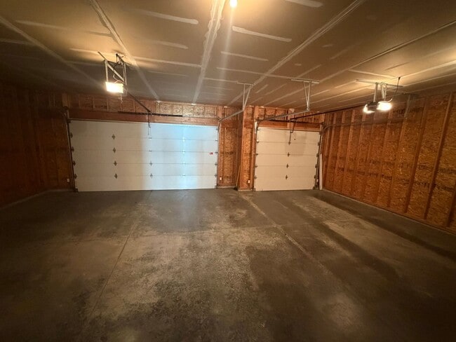 Building Photo - Beautiful Single Family Home - Attached 3 Car Garage with Fenced-In Backyard