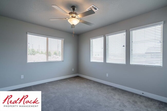 Building Photo - Spacious Townhome in Hurricane Heights