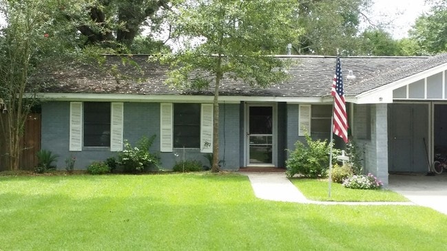 Building Photo - 385 Berry Rd