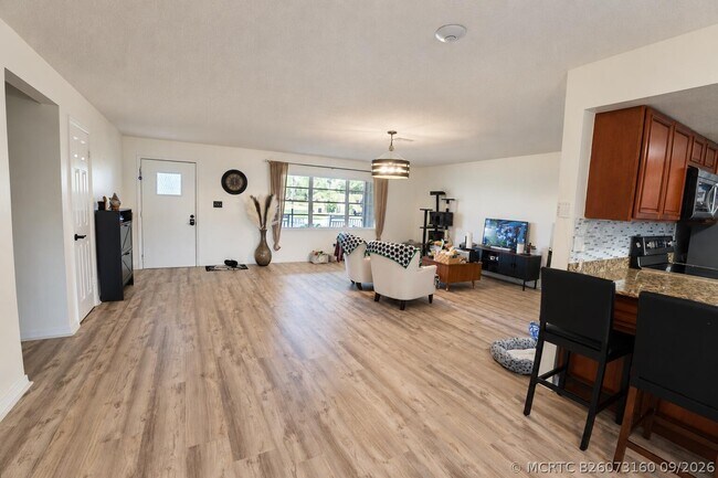 Building Photo - 5605 Winter Garden Pkwy