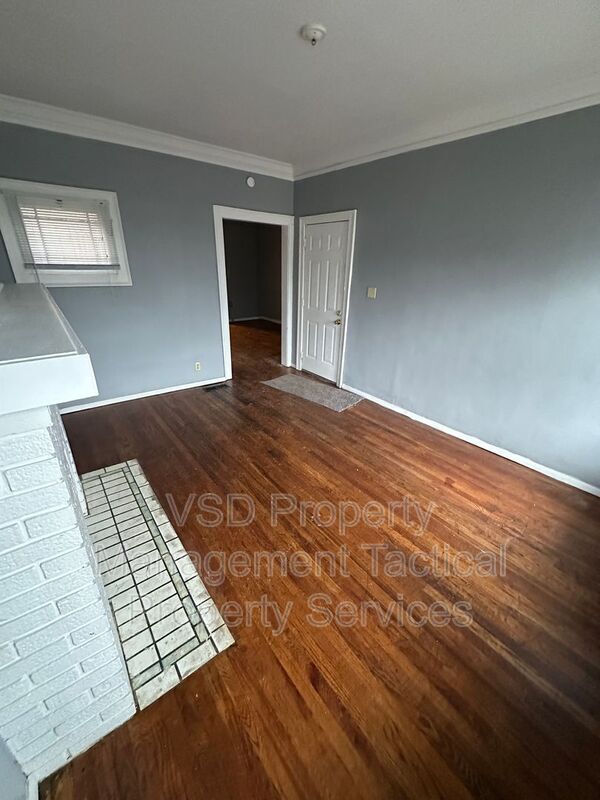 Building Photo - 3289 E 143rd St