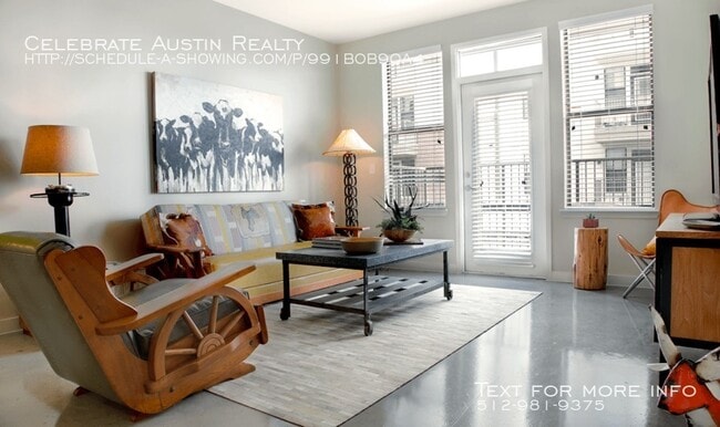Building Photo - 704
