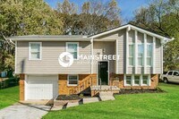 Building Photo - 4 Bedroom Pet-Friendly Home in KNOXVILLE, TN with Main Street Renewal