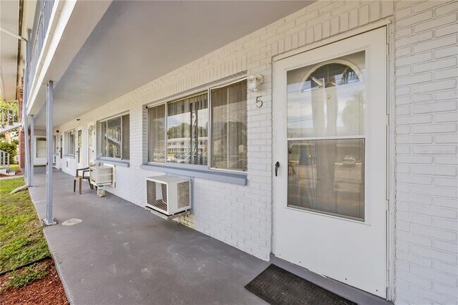 Primary Photo - 2353 Shelley St