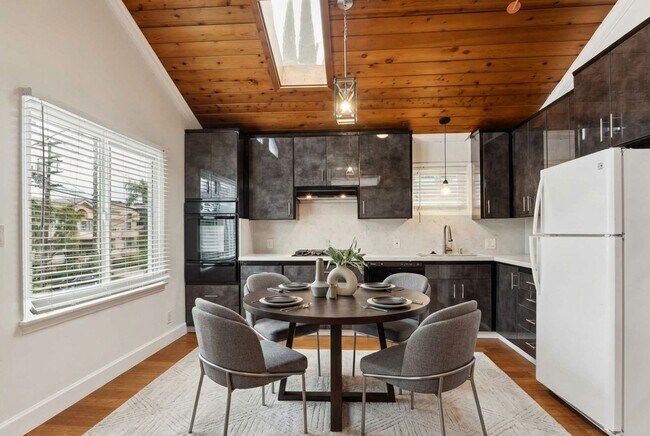 Building Photo - 4708 Orion Ave