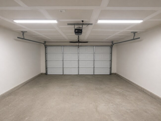 Building Photo - 1705 Creekside Ave