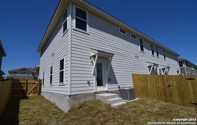 Building Photo - 6419 MELANZANE AVE