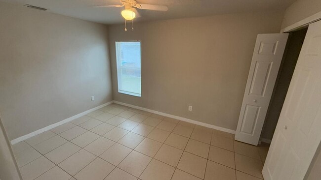 Building Photo - 1619-1621 SW 33rd St- Duplex