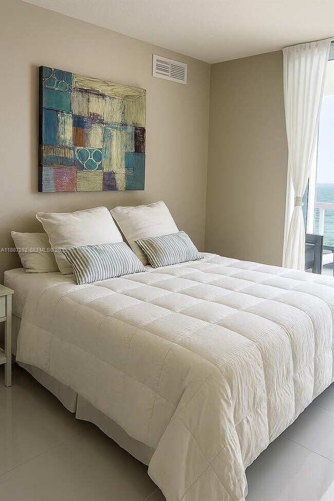 Building Photo - 250 Sunny Isles Blvd