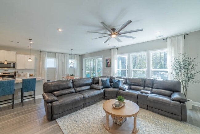 Building Photo - Coming Available!