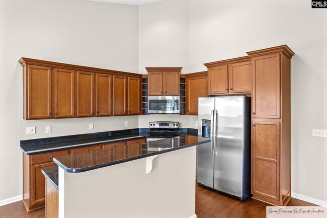 Building Photo - 825 Burnview Ln