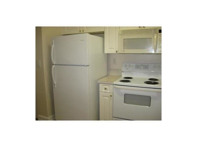 Building Photo - 15750 SW 92nd Ave