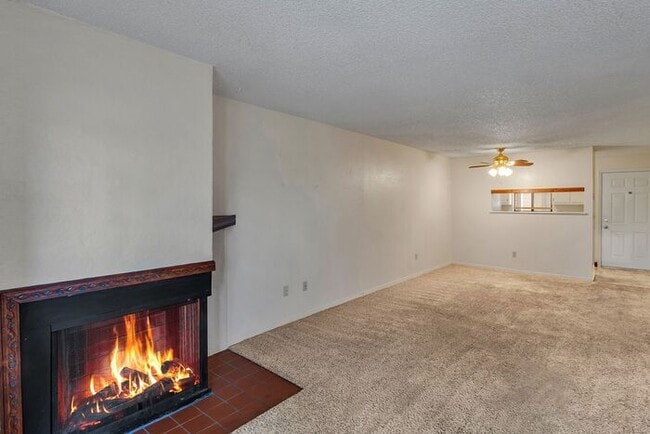 Building Photo - Cozy 2-Bedroom Condo Near CMU & St. Mary’s – Great Amenities!