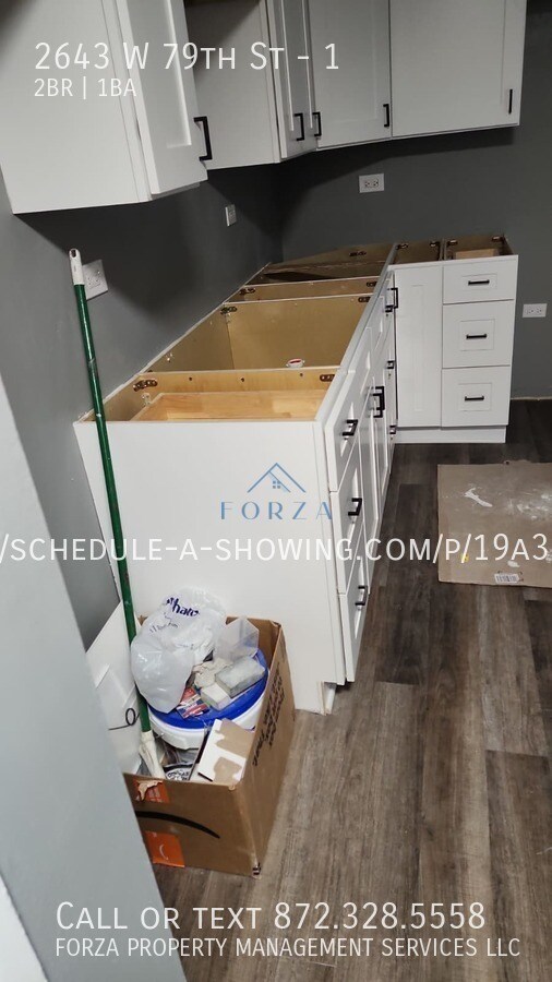 Building Photo - 2643 W 79th St