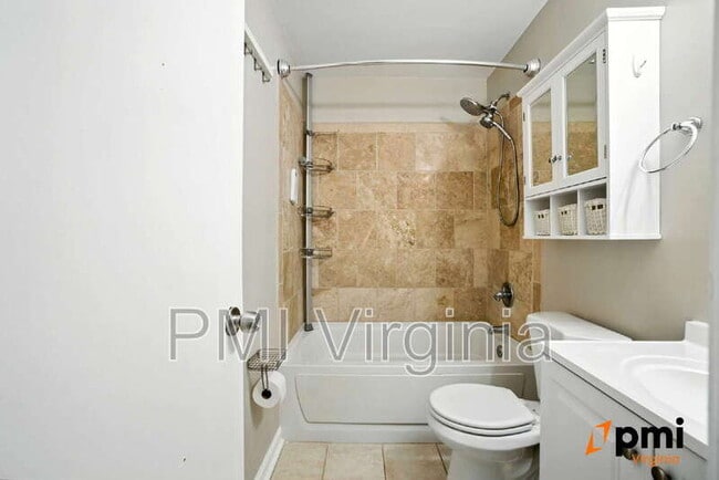 Building Photo - 4052 Peridot Dr